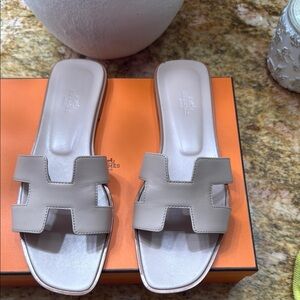 Hermes Women's Beige Sandals